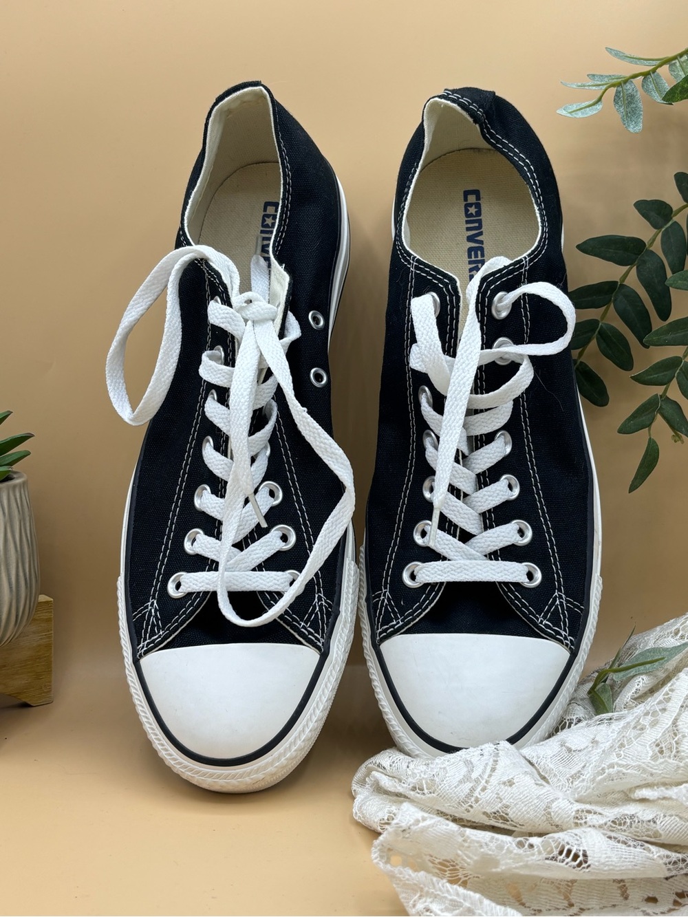 Converse Chuck Taylor All Star Low Top Black Canvas Sneakers Size 10